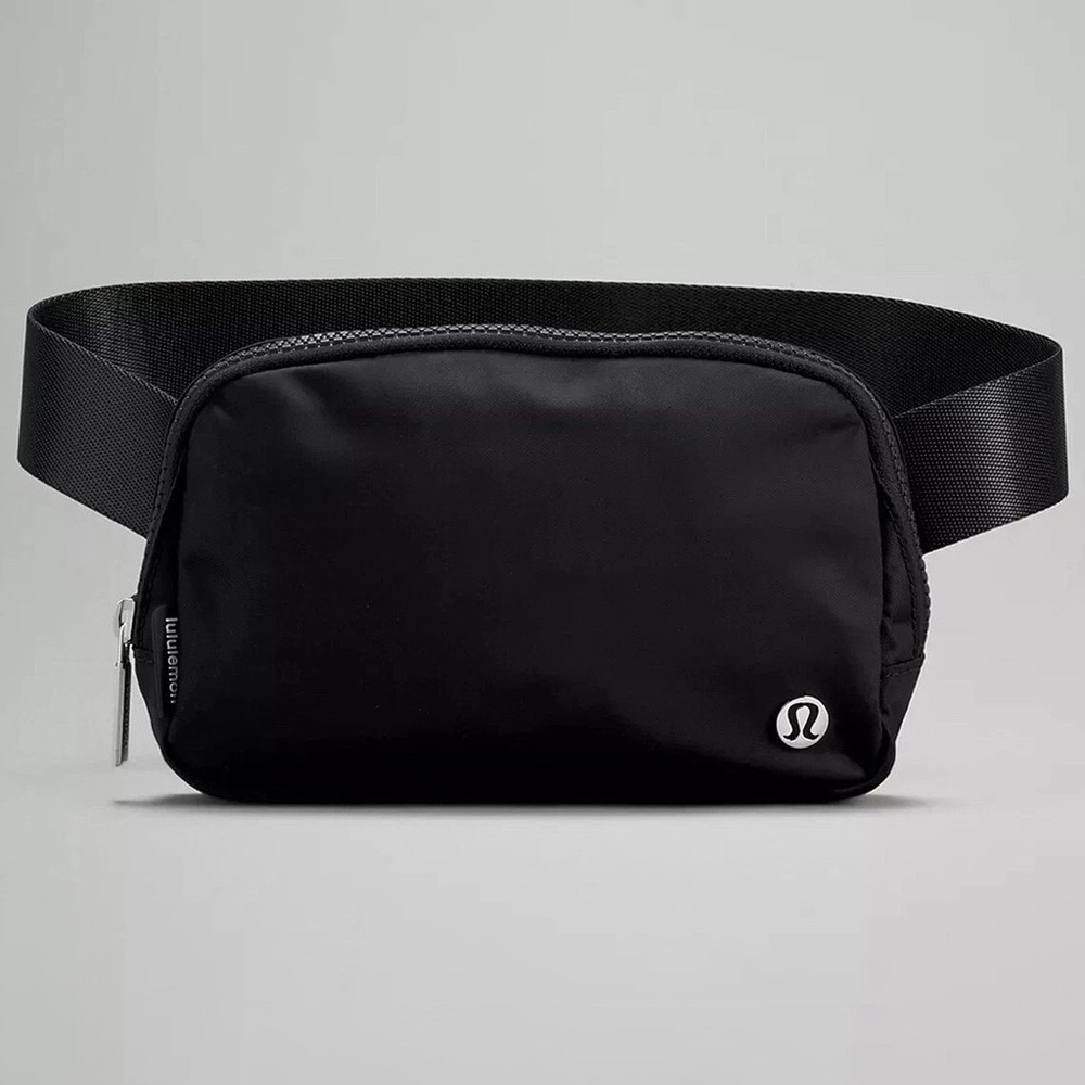 NWT!! 🏷️ Original Lululemon Everywhere Belt Crossbody Bag 1L Black